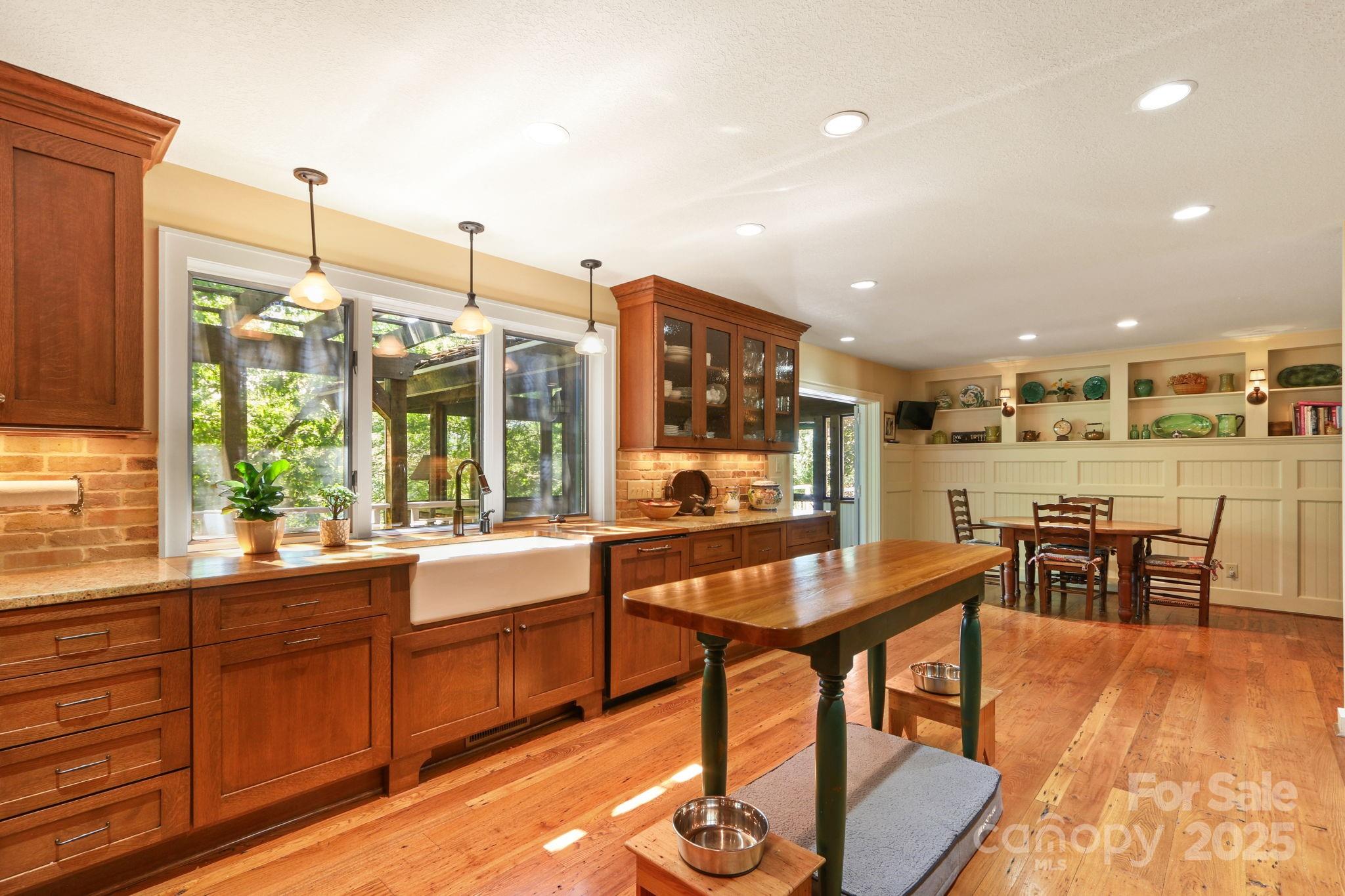 Boone, North Carolina 28607, United States, 3 Bedrooms Bedrooms, ,4 BathroomsBathrooms,Residential,Active,163127