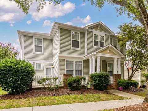 Photo of 15028 Almondell Drive, Huntersville, NC 28078 (MLS # 4294132)