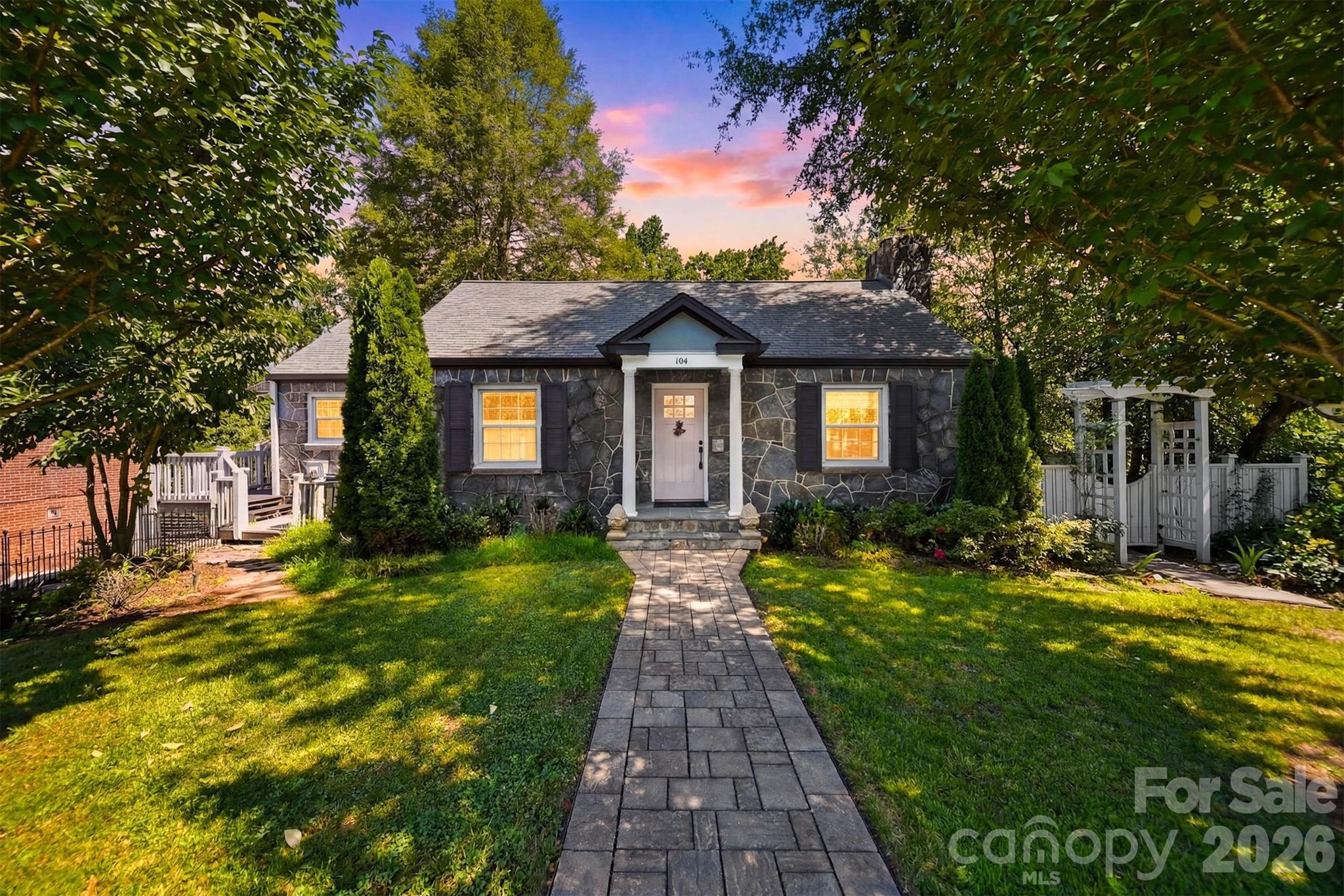 104 Jefferson Street, Morganton, NC, 28655