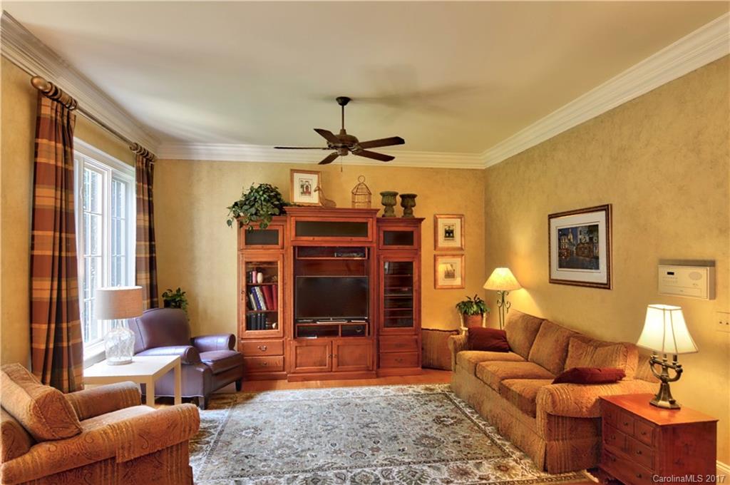 The Peninsula - Residential