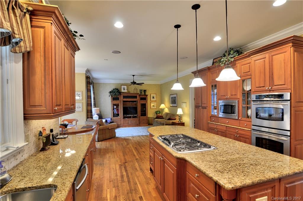 The Peninsula - Residential