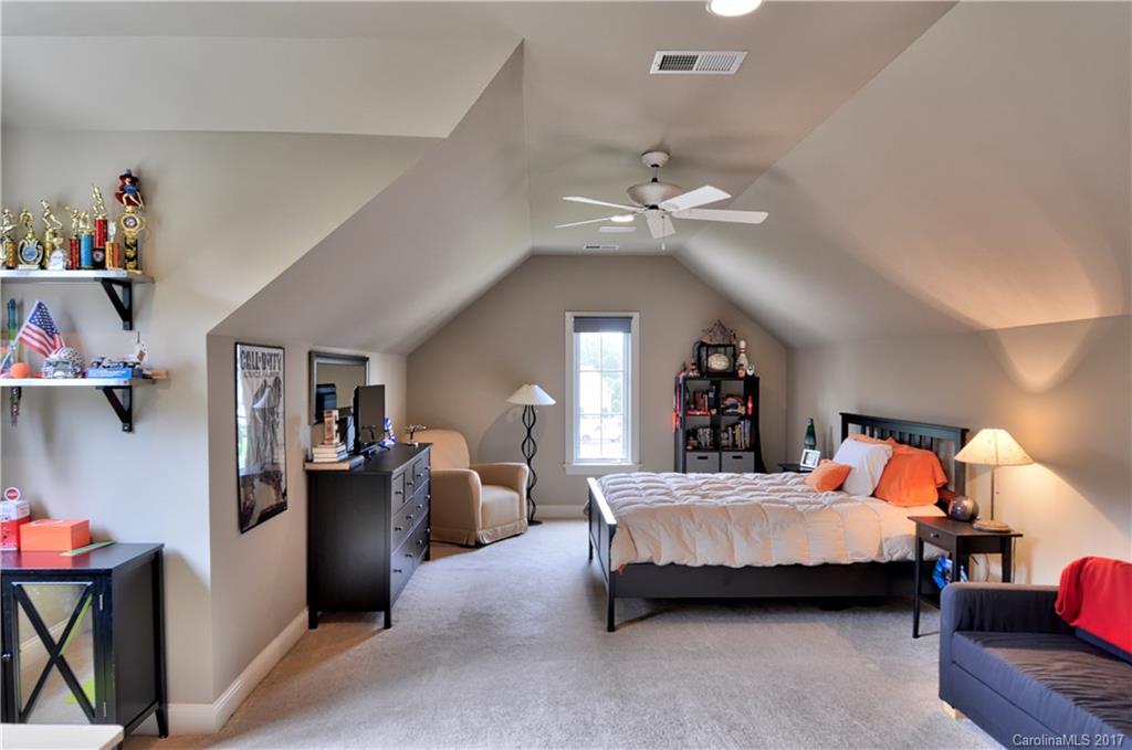 The Peninsula - Residential