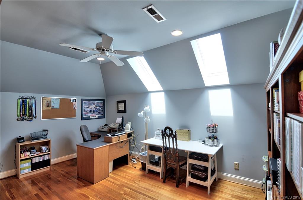 The Peninsula - Residential