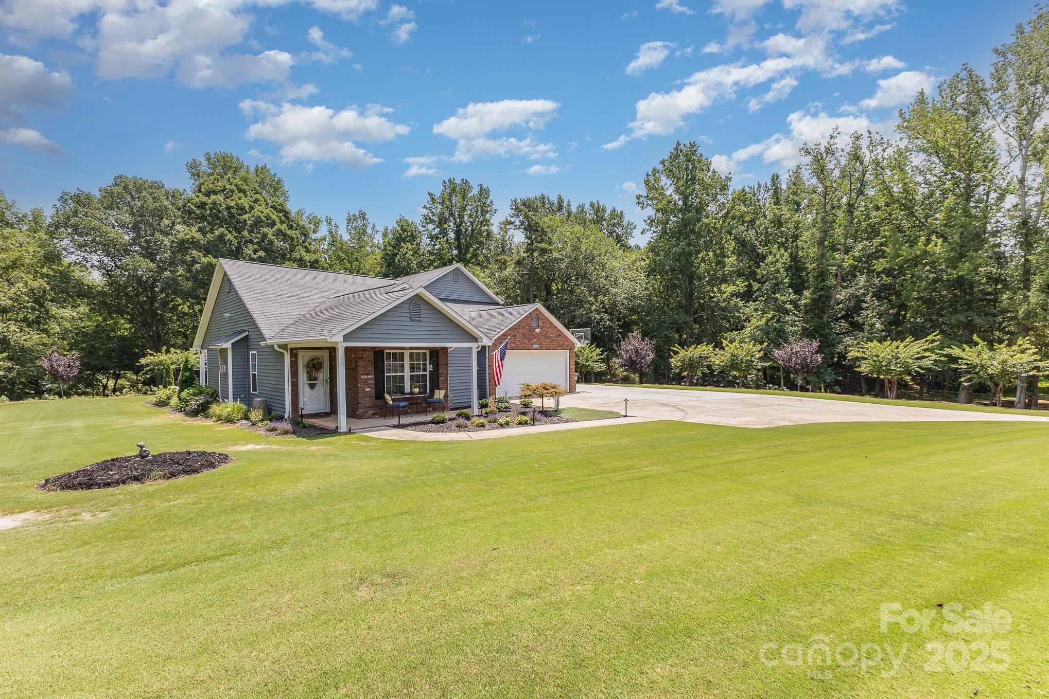 2301 Gleneagles Drive 13