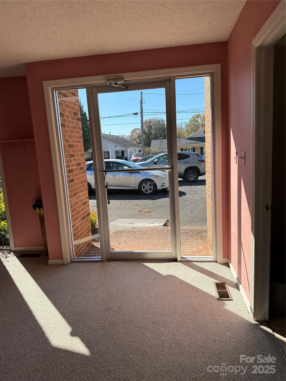 556 Newell Street NW