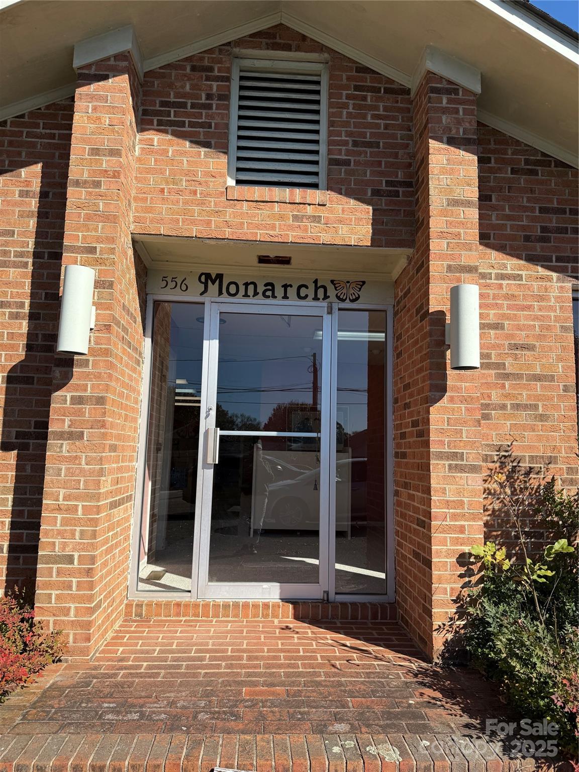 556 Newell Street NW