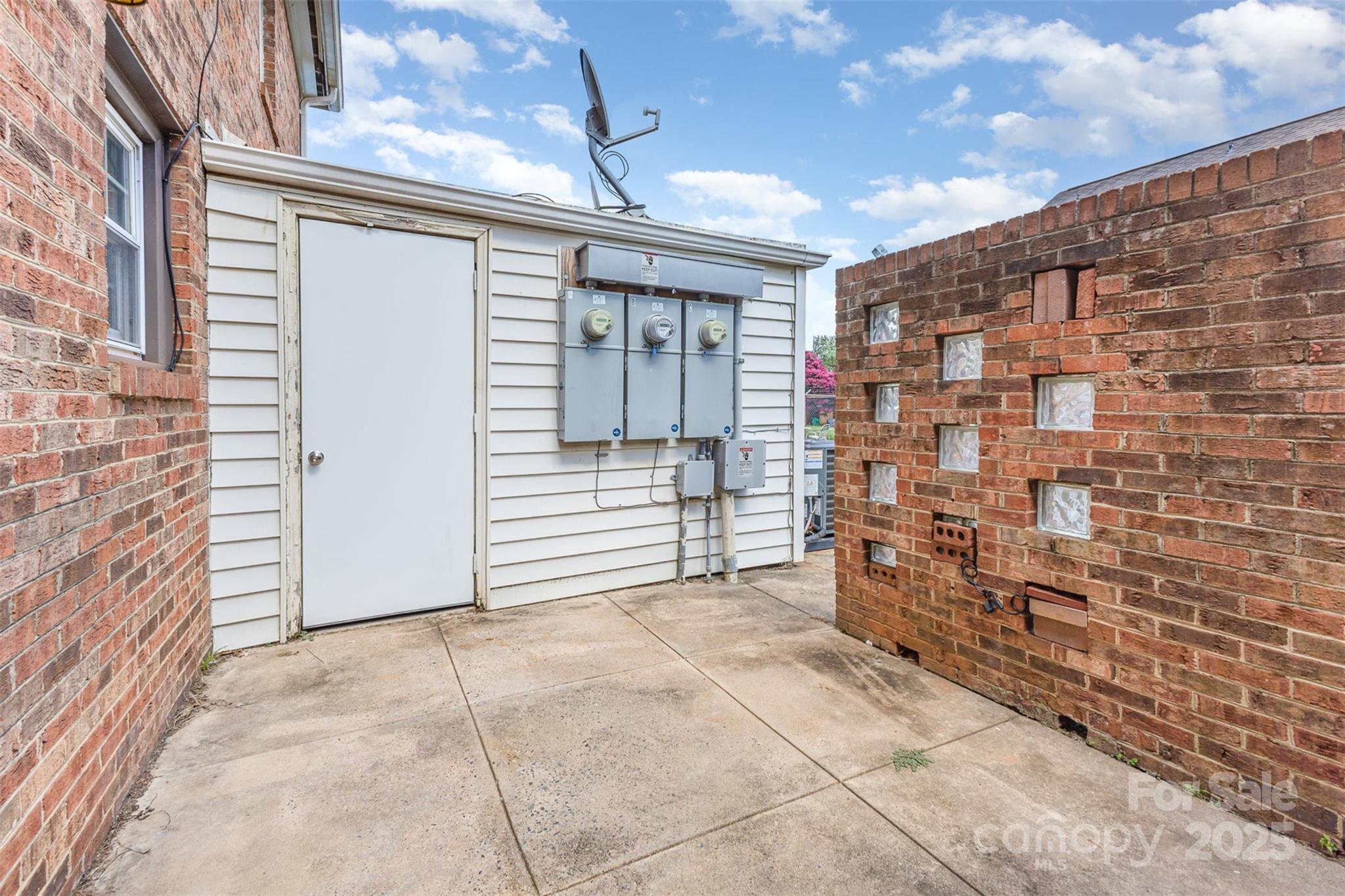 Carriage House - Residential