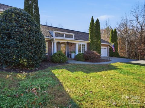 Photo of 169 42nd Avenue Drive NW, Hickory, NC 28601 (MLS # 4325331)