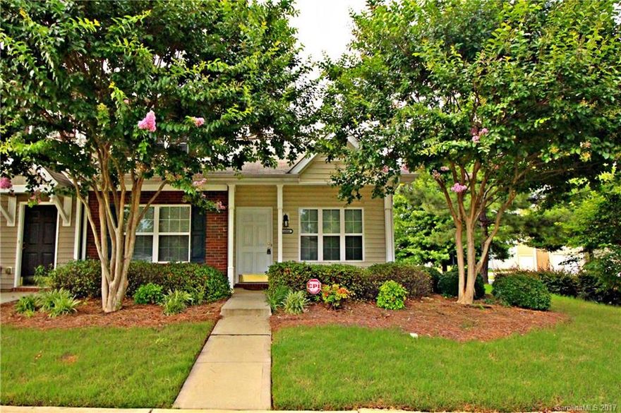 Move in ready! Beautiful TH with master down for your buyer, whether he/she is an investor, 1st time HB or down sizing, look no further!!  This 3BR, 2.5 bath END unit has so much to offer, one of the very few units with a spacious screened porch, privacy all the way around.  Kitchen features granite counter top, and island, pull out cabinet shelves... Tile floor thru-out GR, kitchen & breakfast.  Fans in all BR. Freshly painted. ALL appliances convey.
