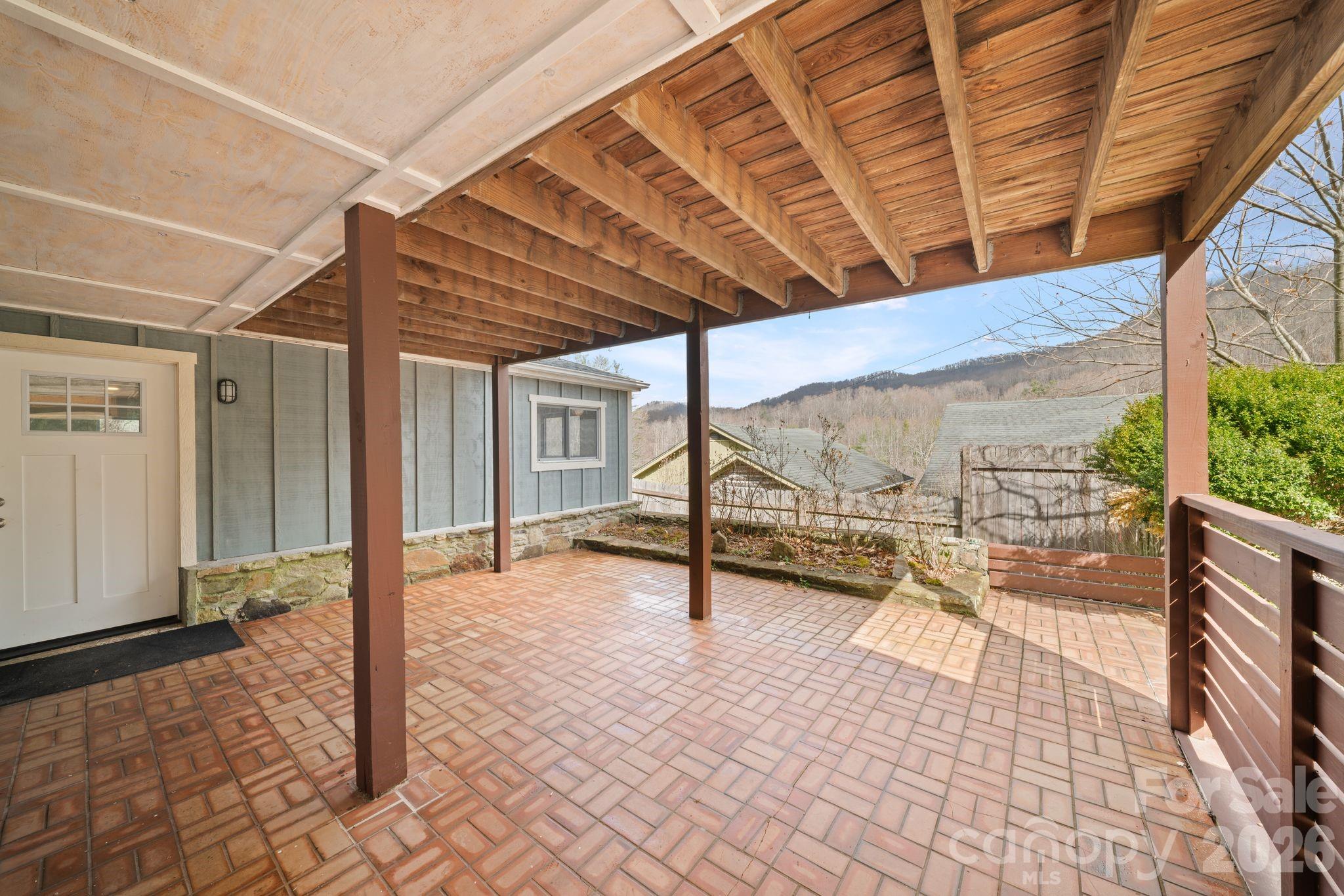 86 Chestnut Hill Road