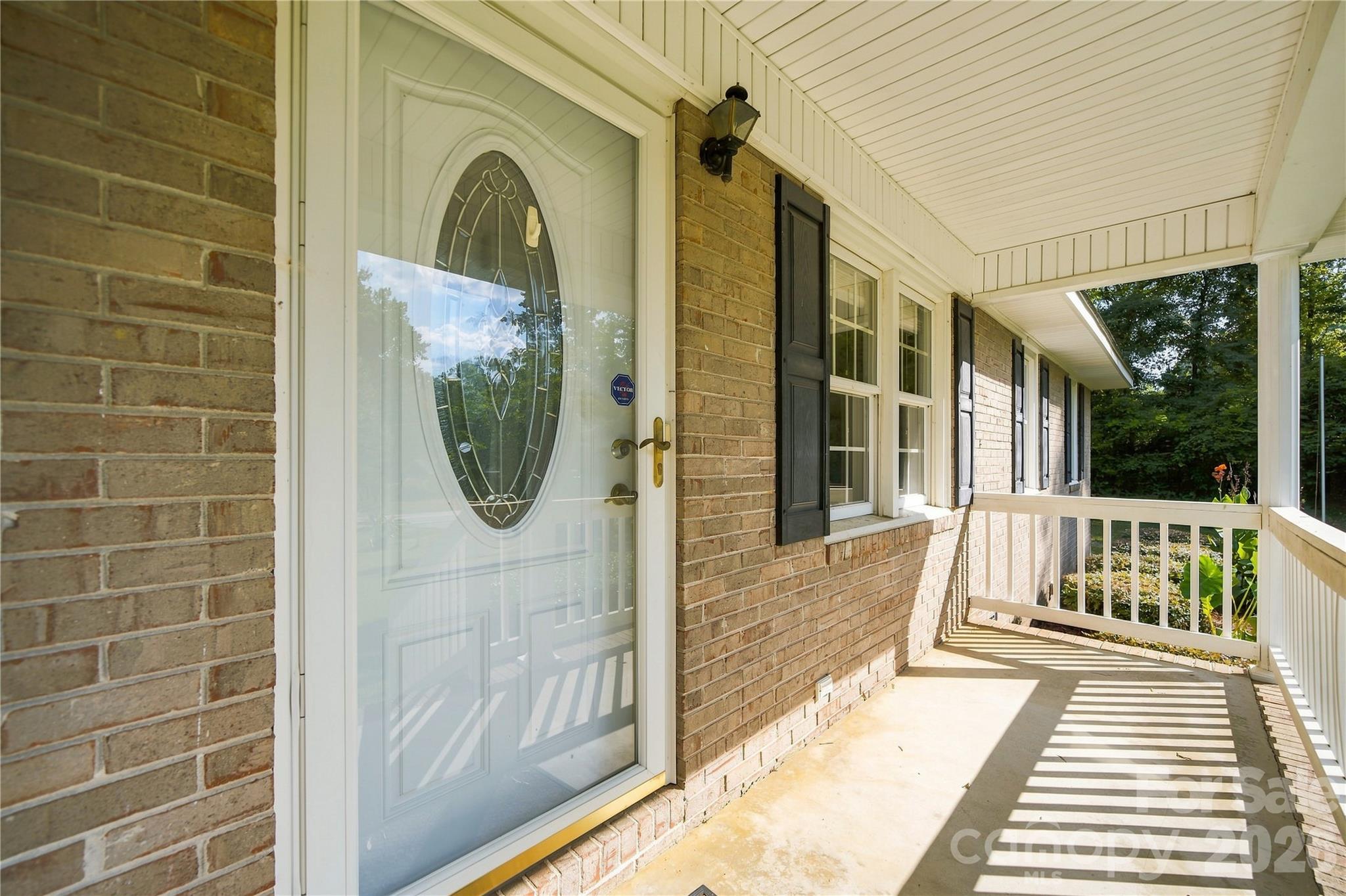 556 Oakhaven Drive