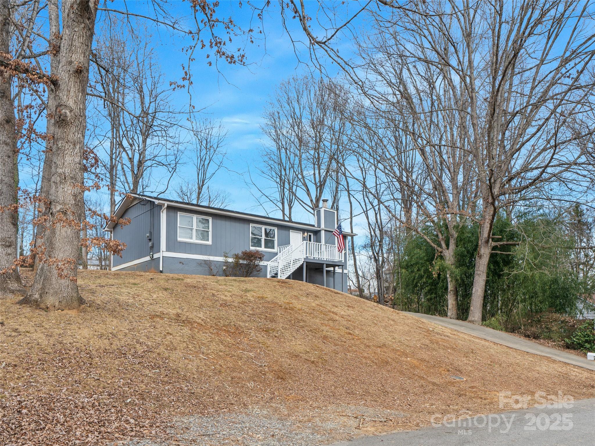 7 Holcombe Drive