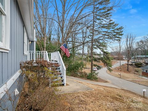 7 Holcombe Drive Asheville NC 28806