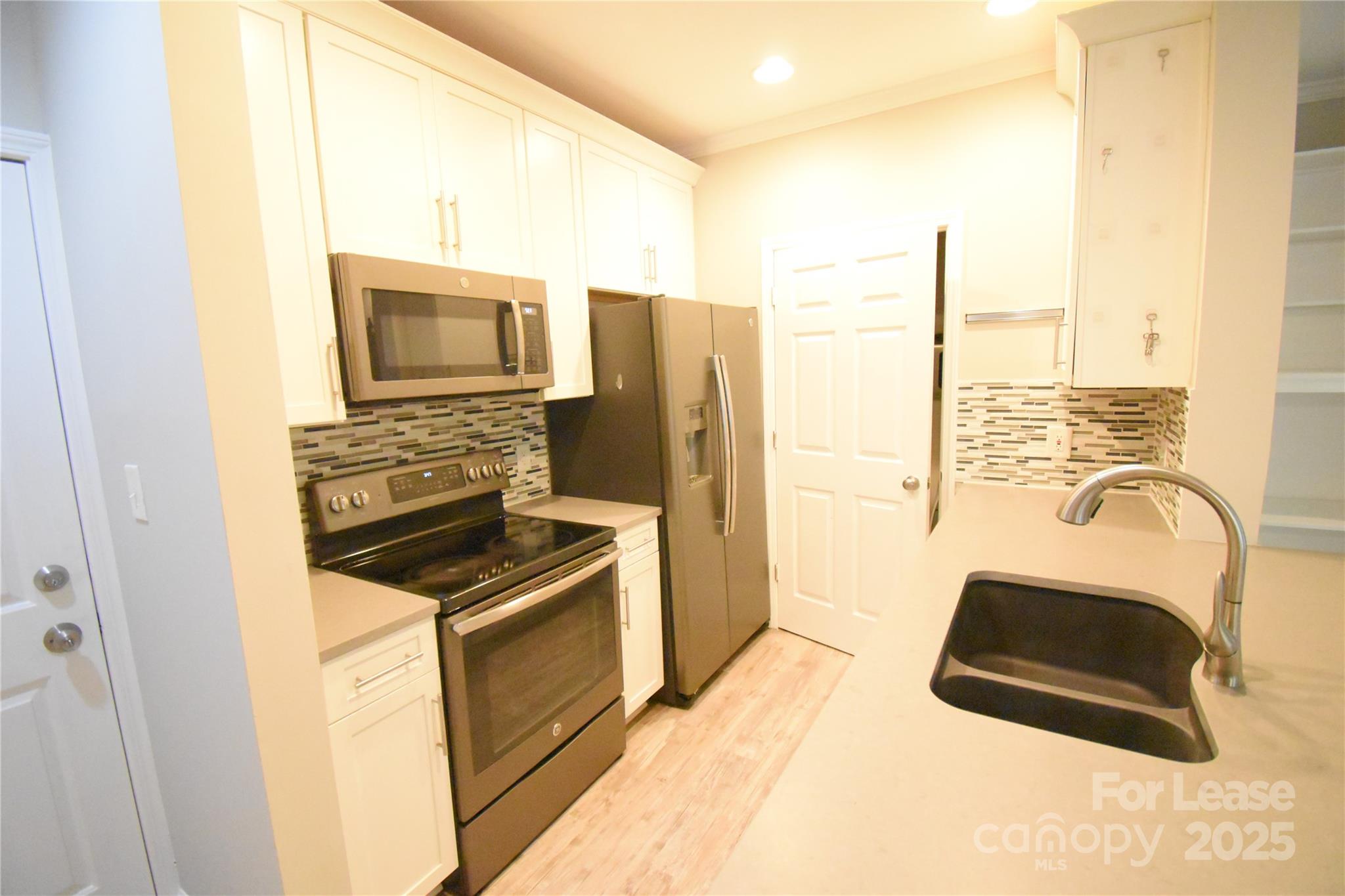 416 Queens - Residential Lease