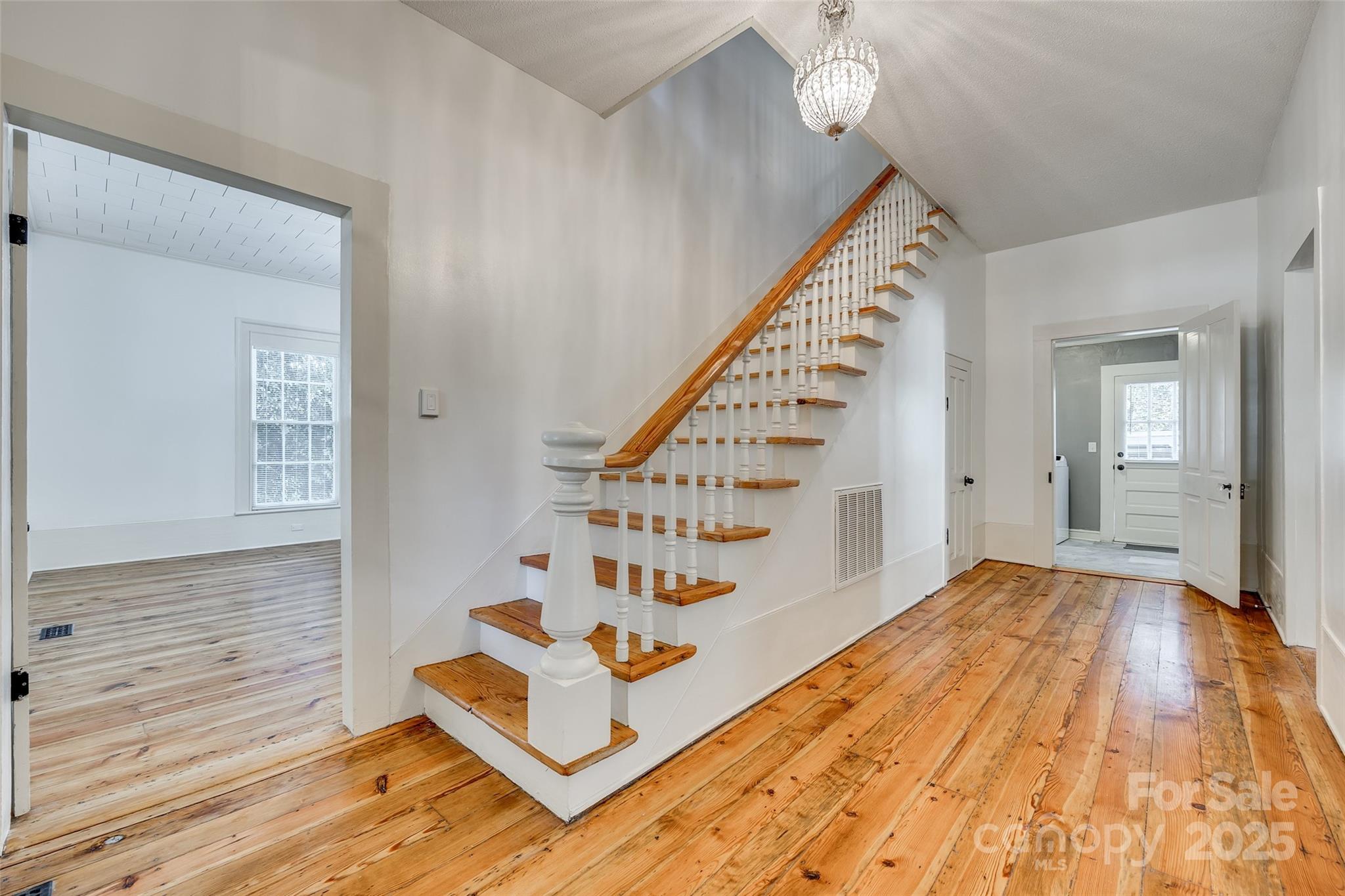 203 Kings Mountain Street