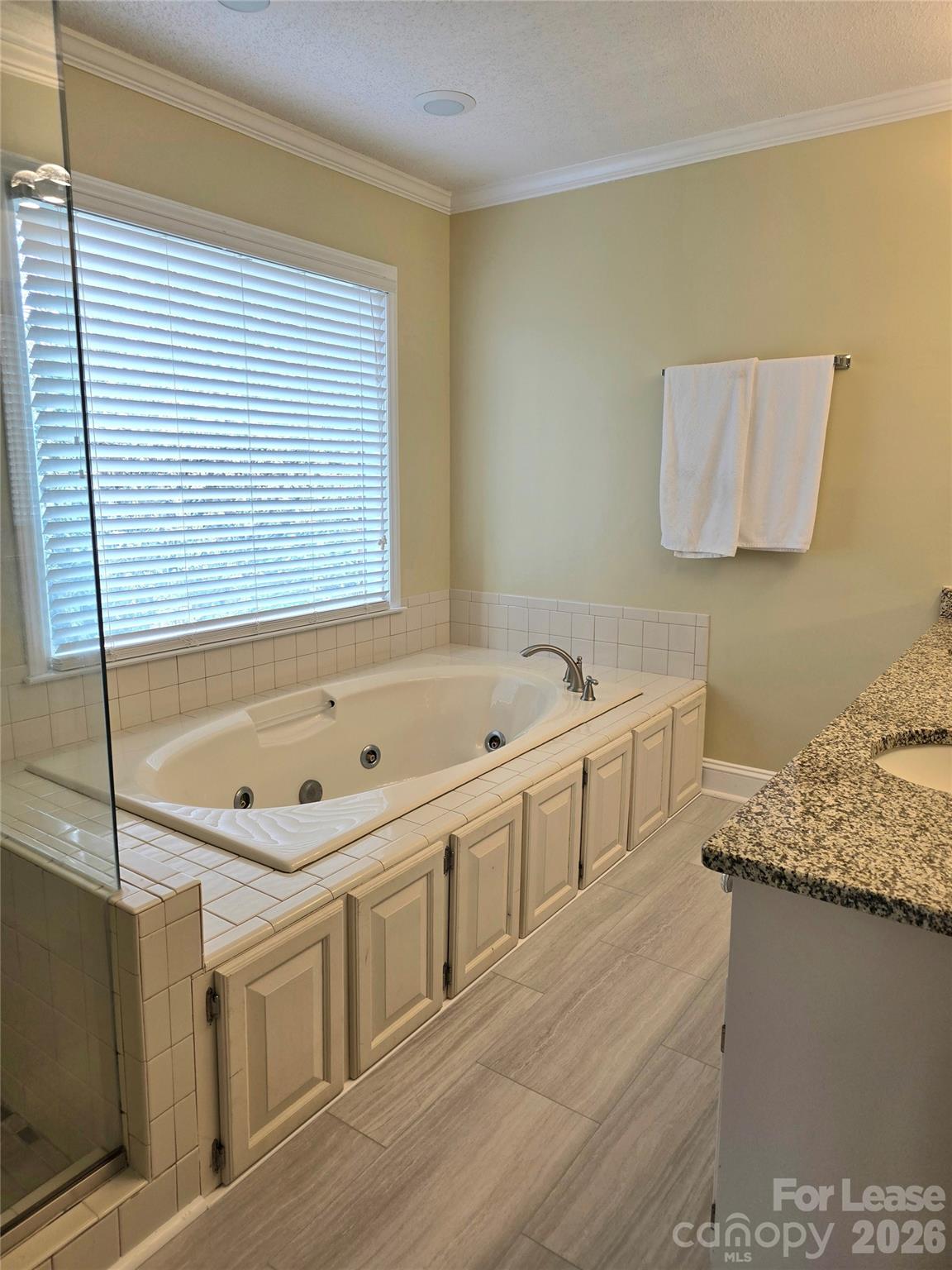 Hunters Pointe - Residential Lease