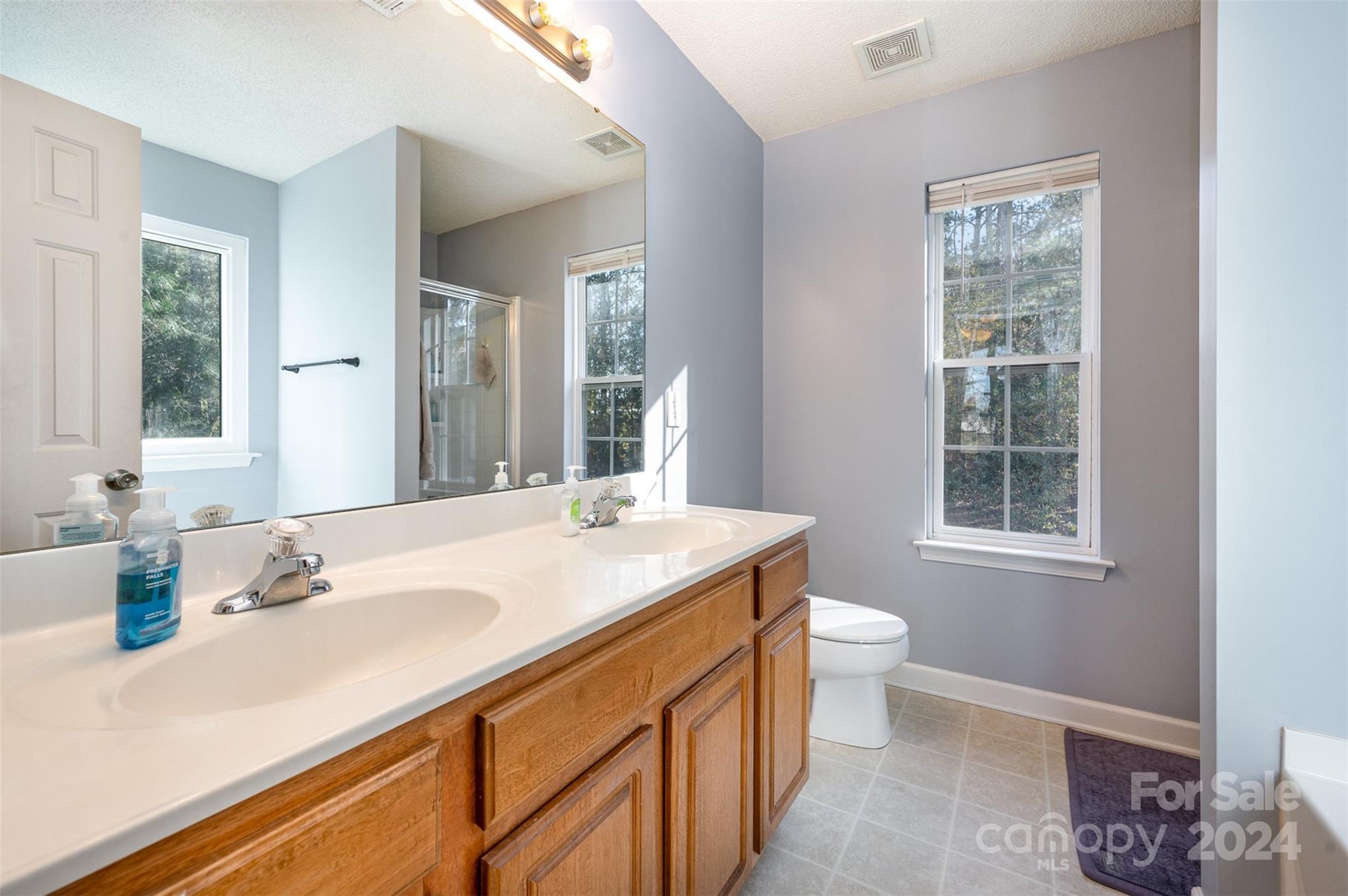 WhiteHall - Residential