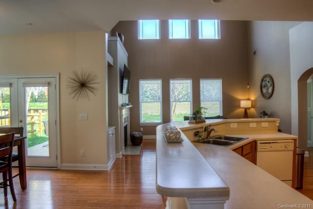 Macaulay - Residential Lease