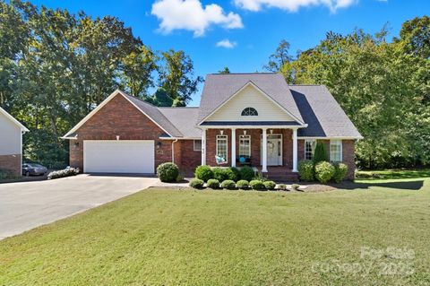Photo of 131 Gossett Court #13, Mooresville, NC 28115 (MLS # 4310572)