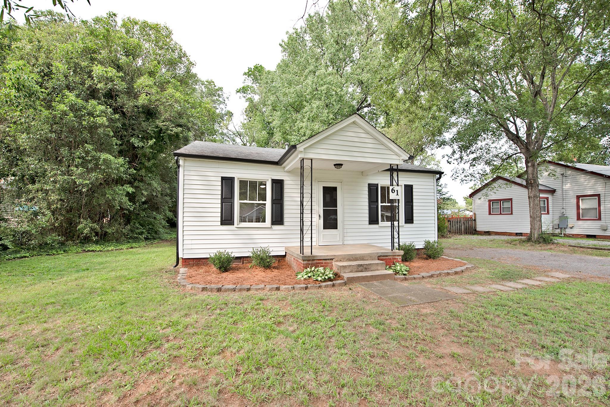 61 Pinecrest Drive SW