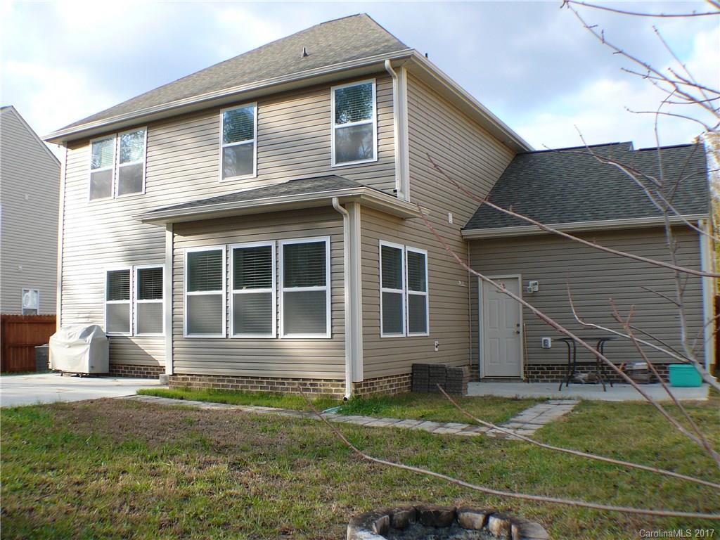 Ellis Pond - Residential