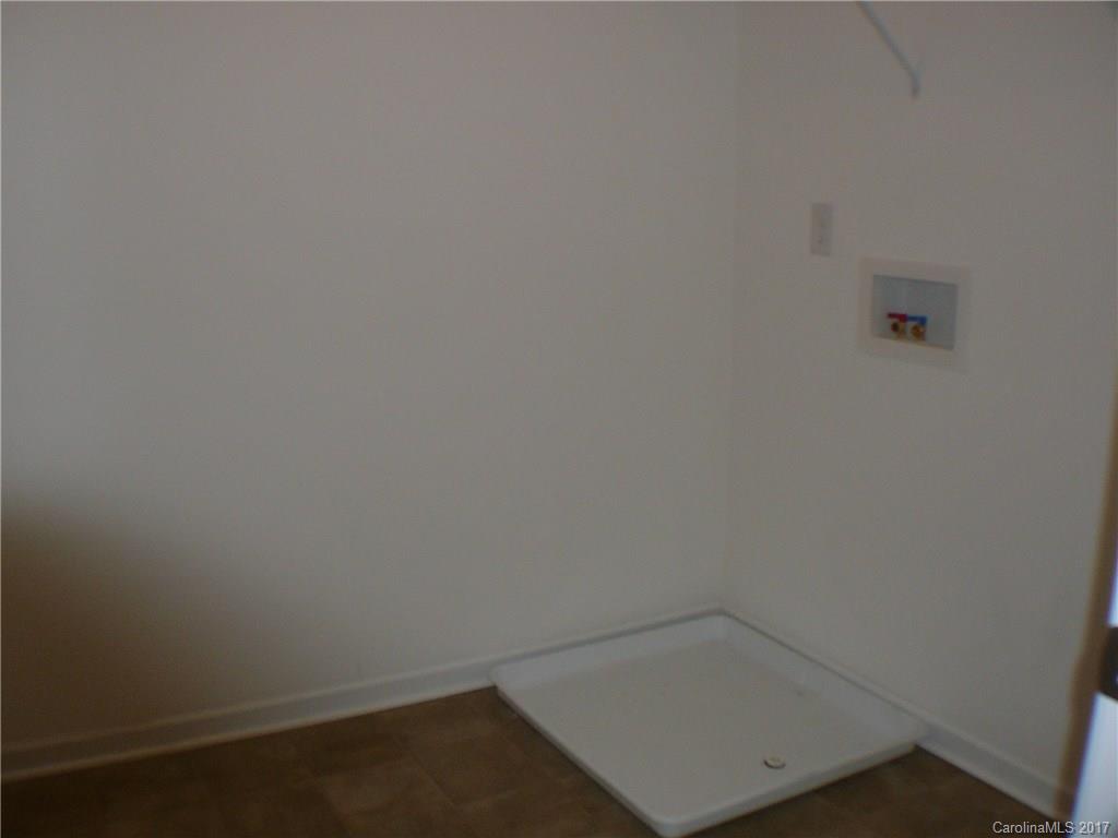 Ellis Pond - Residential