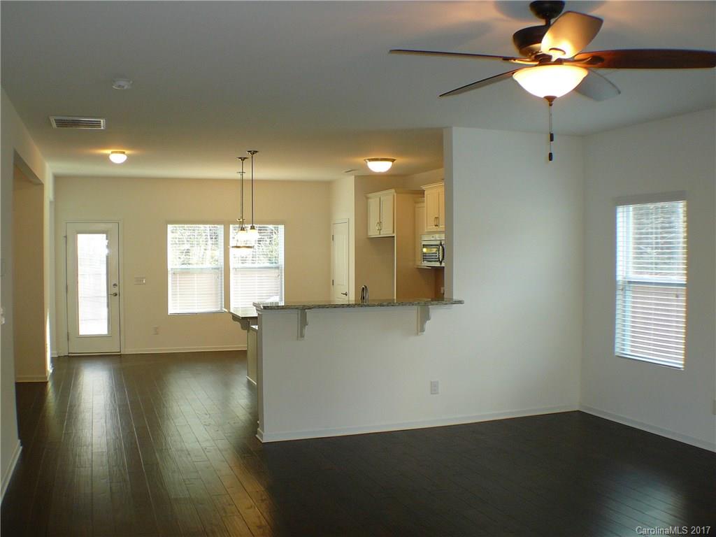 Ellis Pond - Residential