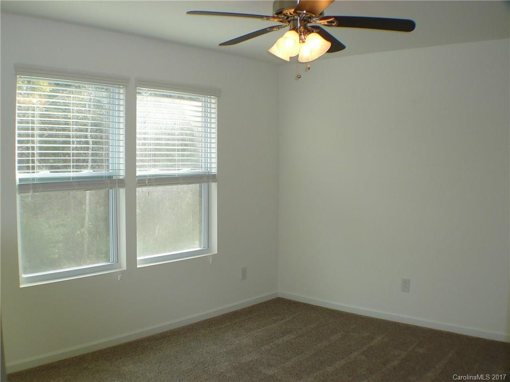 Ellis Pond - Residential