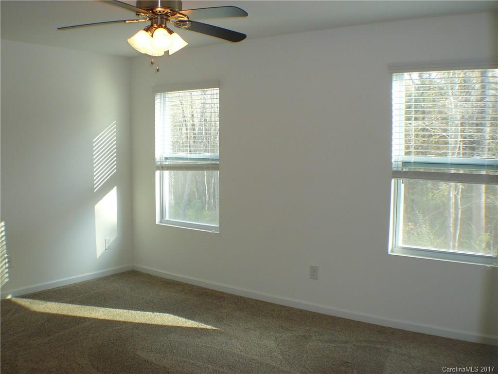 Ellis Pond - Residential