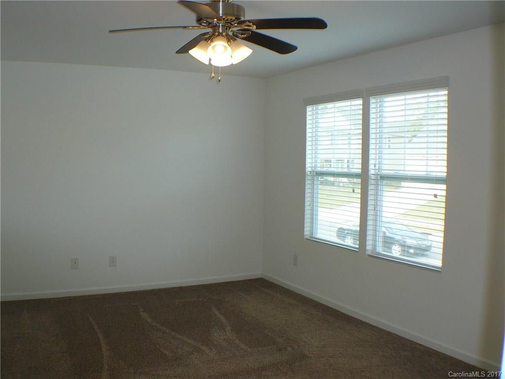 Ellis Pond - Residential