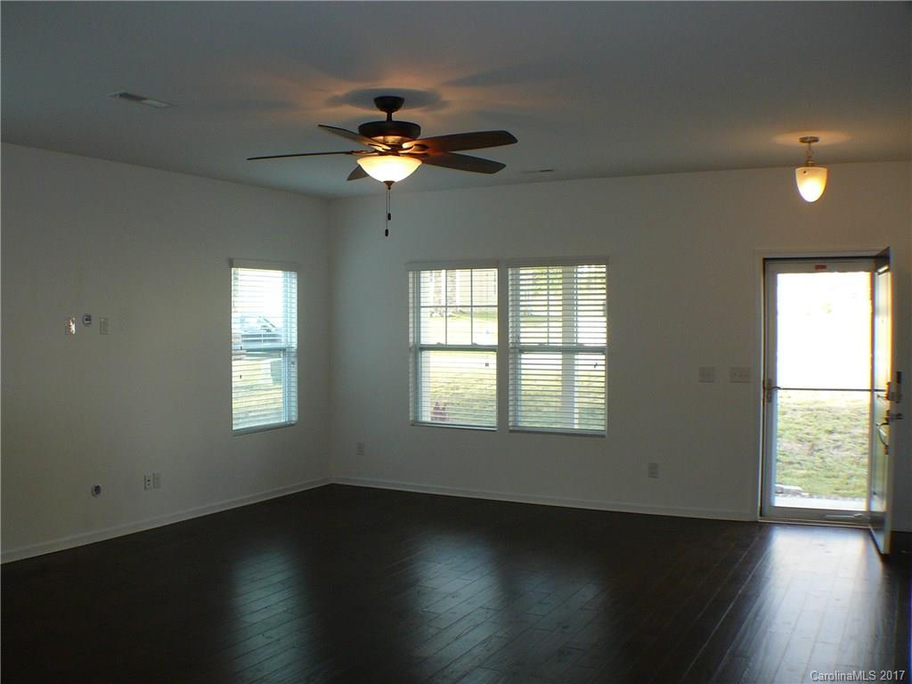 Ellis Pond - Residential