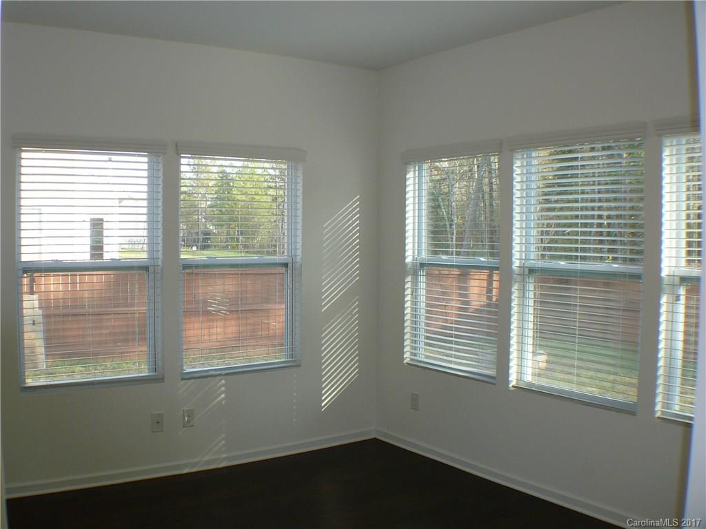 Ellis Pond - Residential