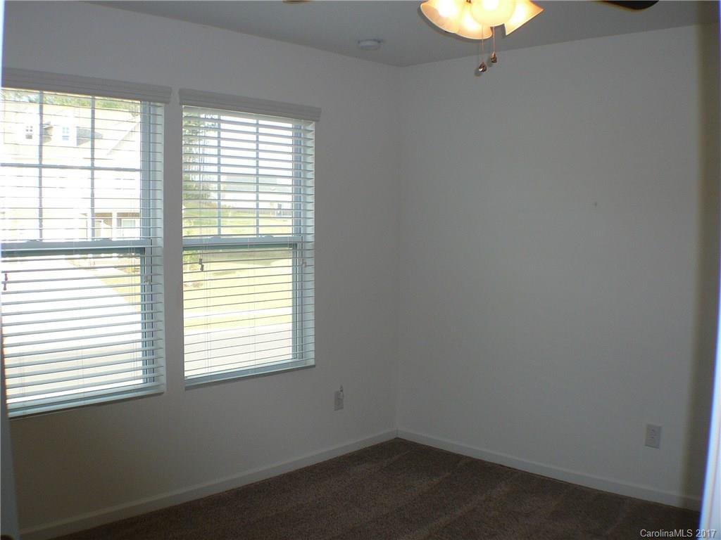 Ellis Pond - Residential