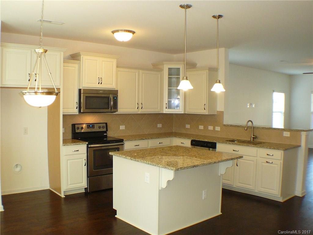 Ellis Pond - Residential