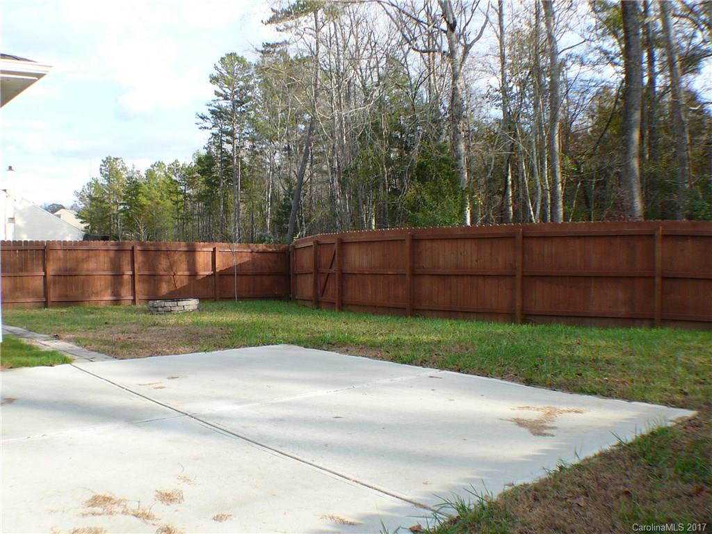 Ellis Pond - Residential