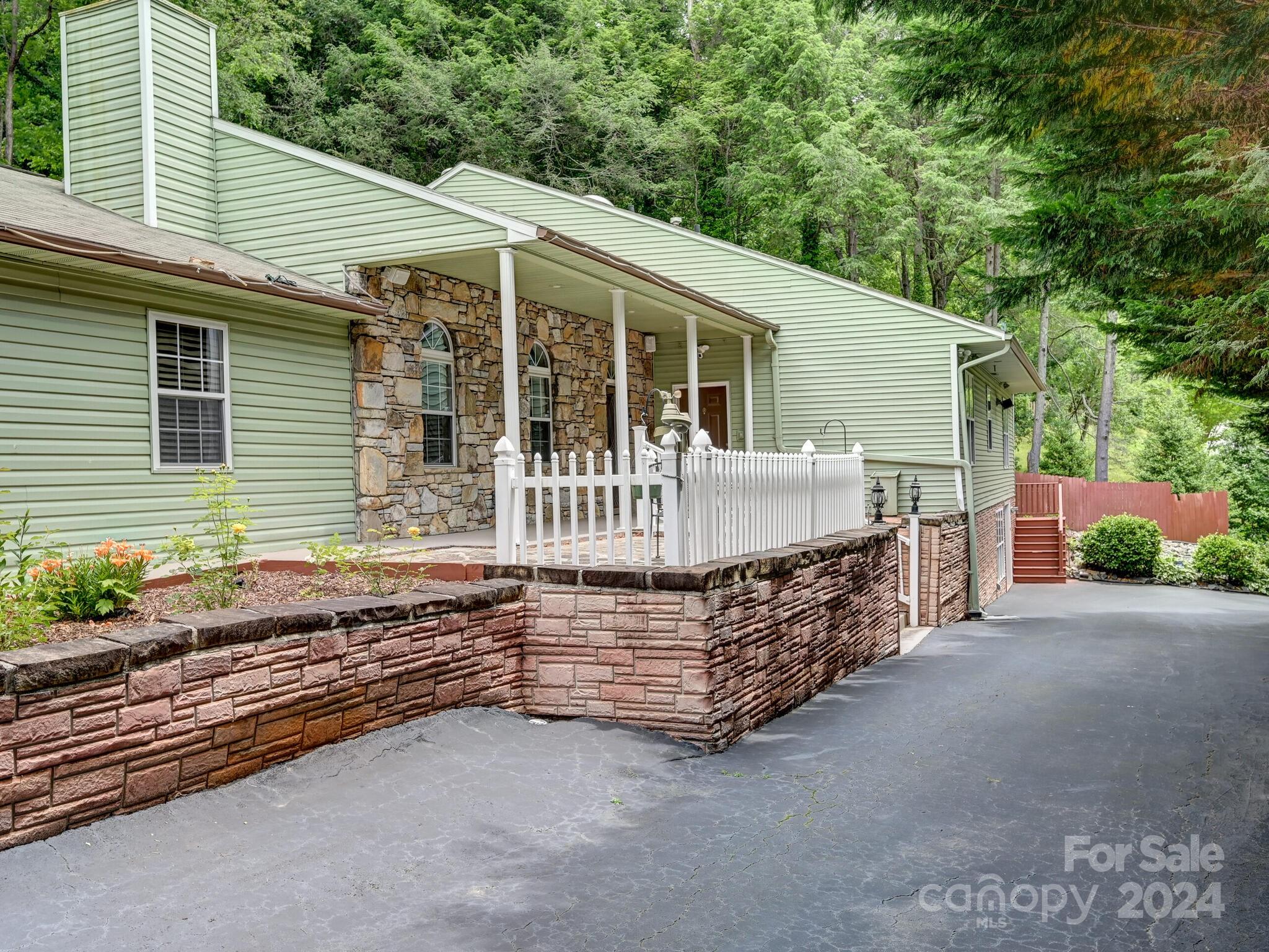 433 Lakey Gap Road