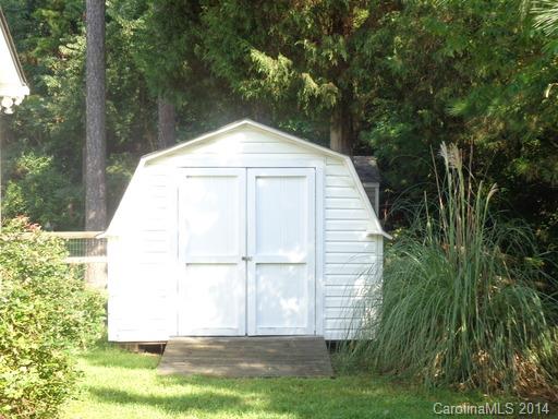 Wiltshire Manor - Residential Lease