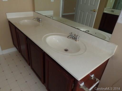 Wiltshire Manor - Residential Lease