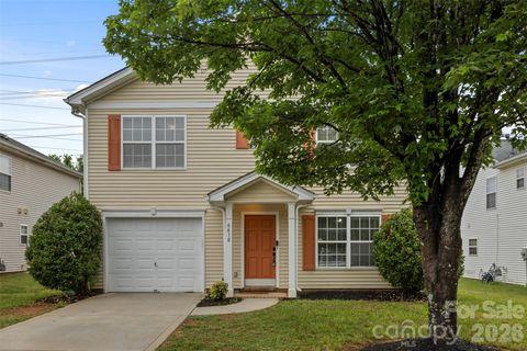Photo of 6618 Wicked Oak Lane, Charlotte, NC 28216 (MLS # 4384733)
