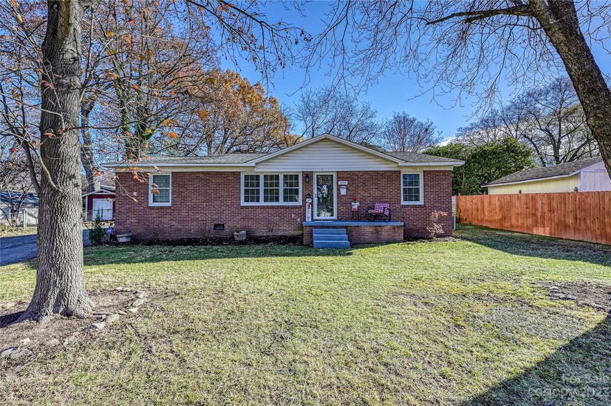 Beautiful brick home in the heart of the Historic district. Nestled in a prime location, York Chester, close to downtown and the new Fuse district. This updated home offers a 1 car garage, 2 bedrooms, 1.5 baths and an additional flex room currently being used as laundry/closet that could be used as a 3rd bedroom. Updates made in the last 5yrs include roof, windows, kitchen and bathroom cabinets and countertops, appliances and flooring.