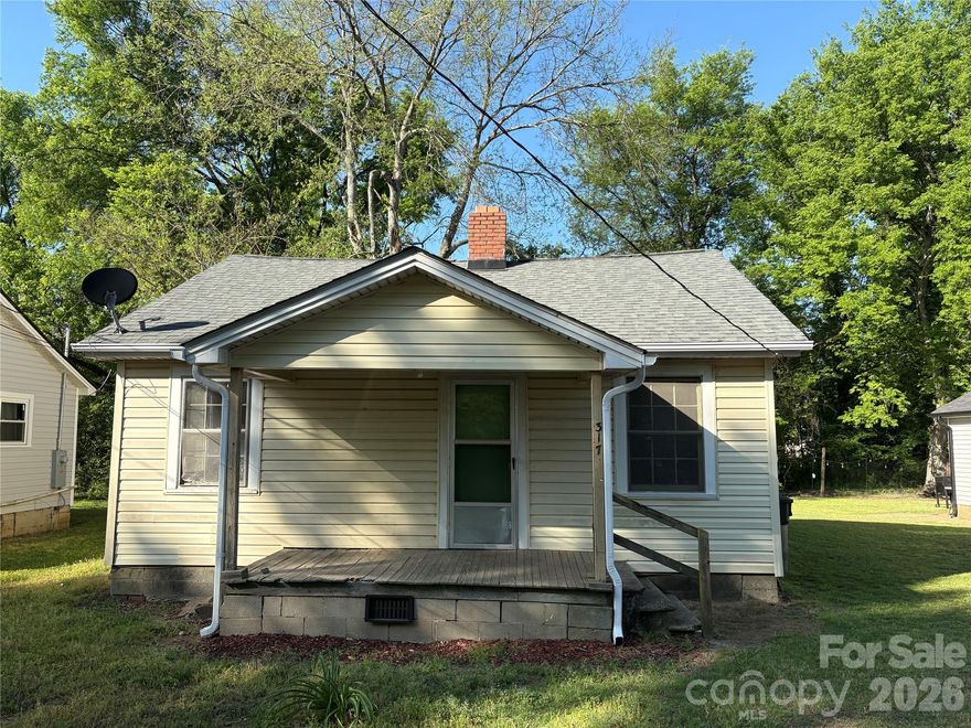 Good investment property or possible starter home. Home will need some work, but has a lot of potential.
