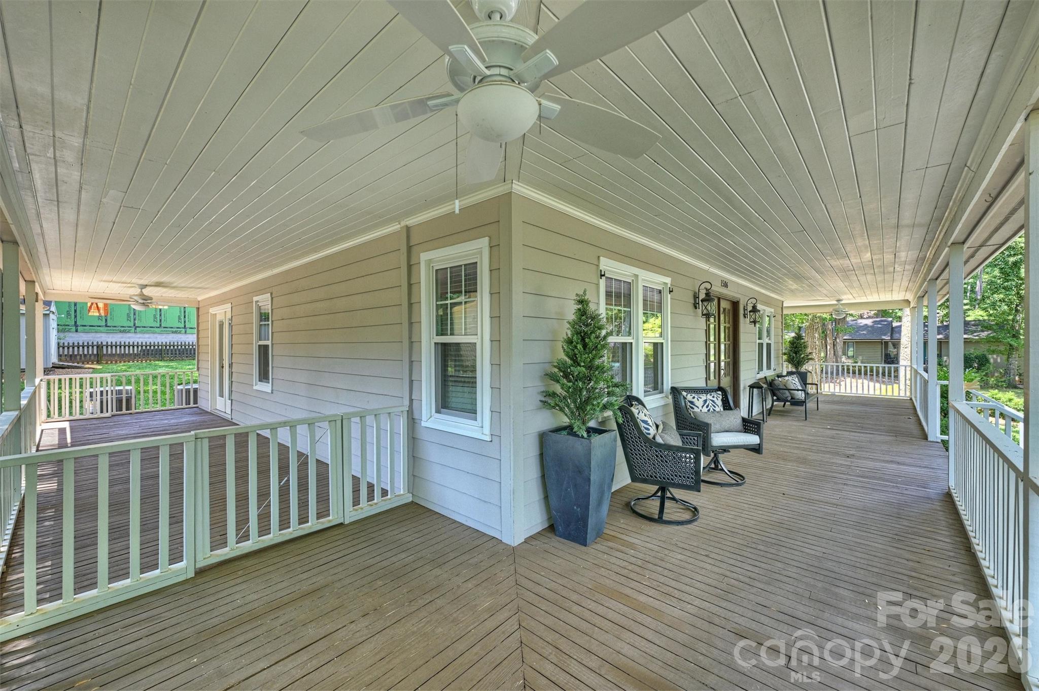 1506 Wandering Way Drive