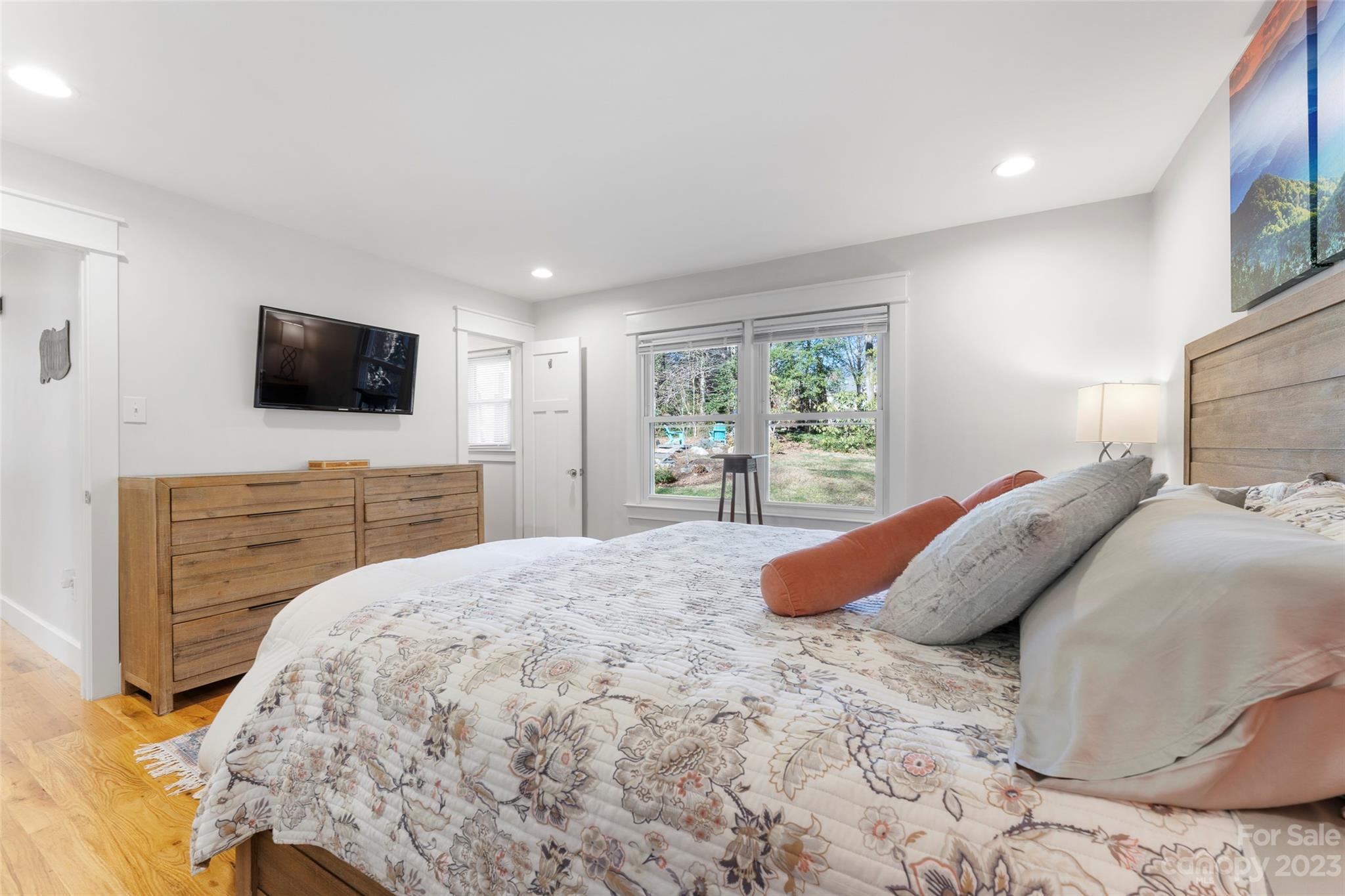 Crestwood - Residential