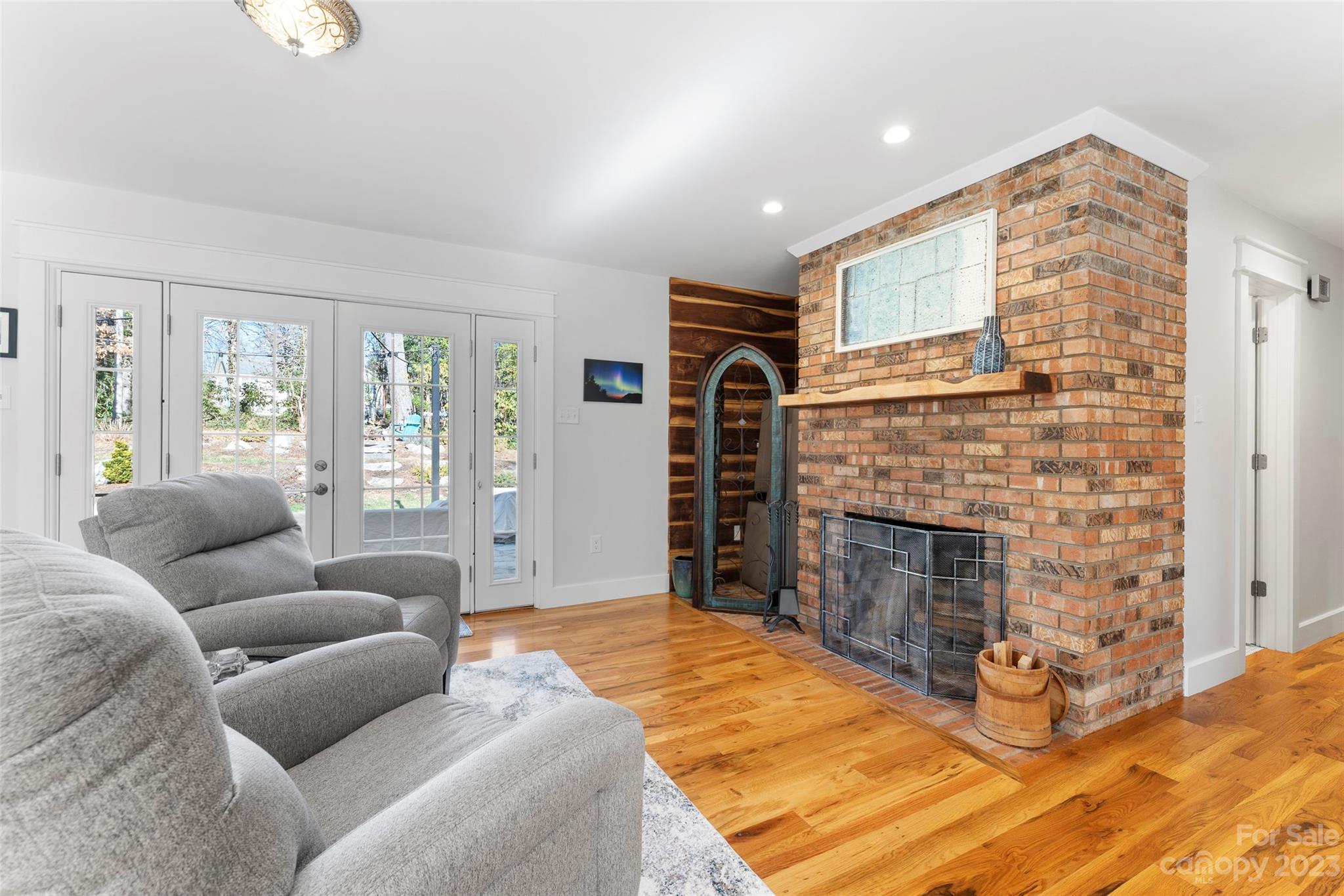 Crestwood - Residential