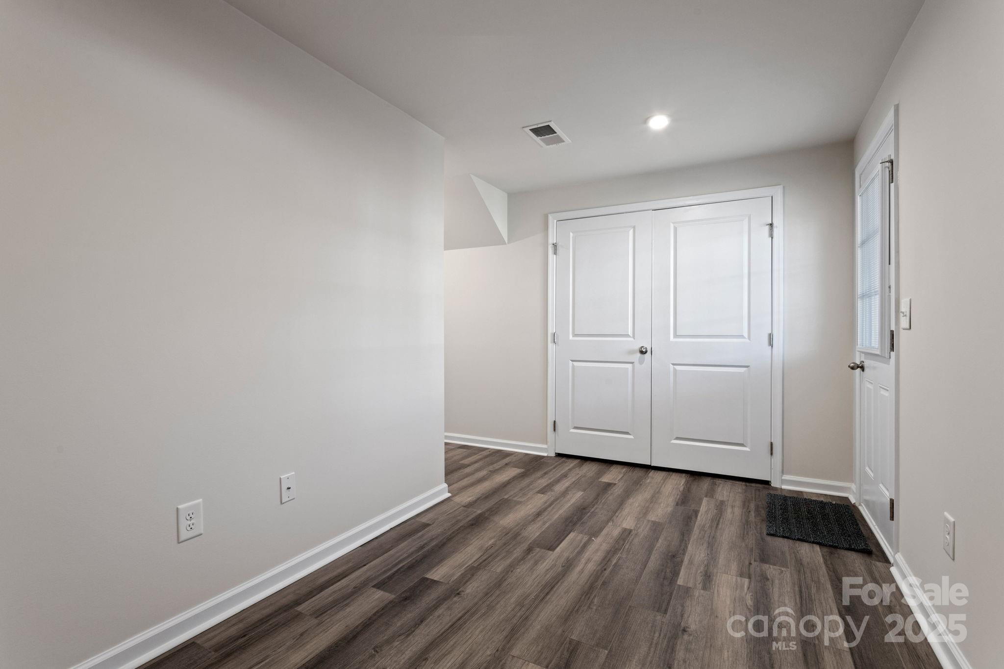 AUGUST BROOK - Residential