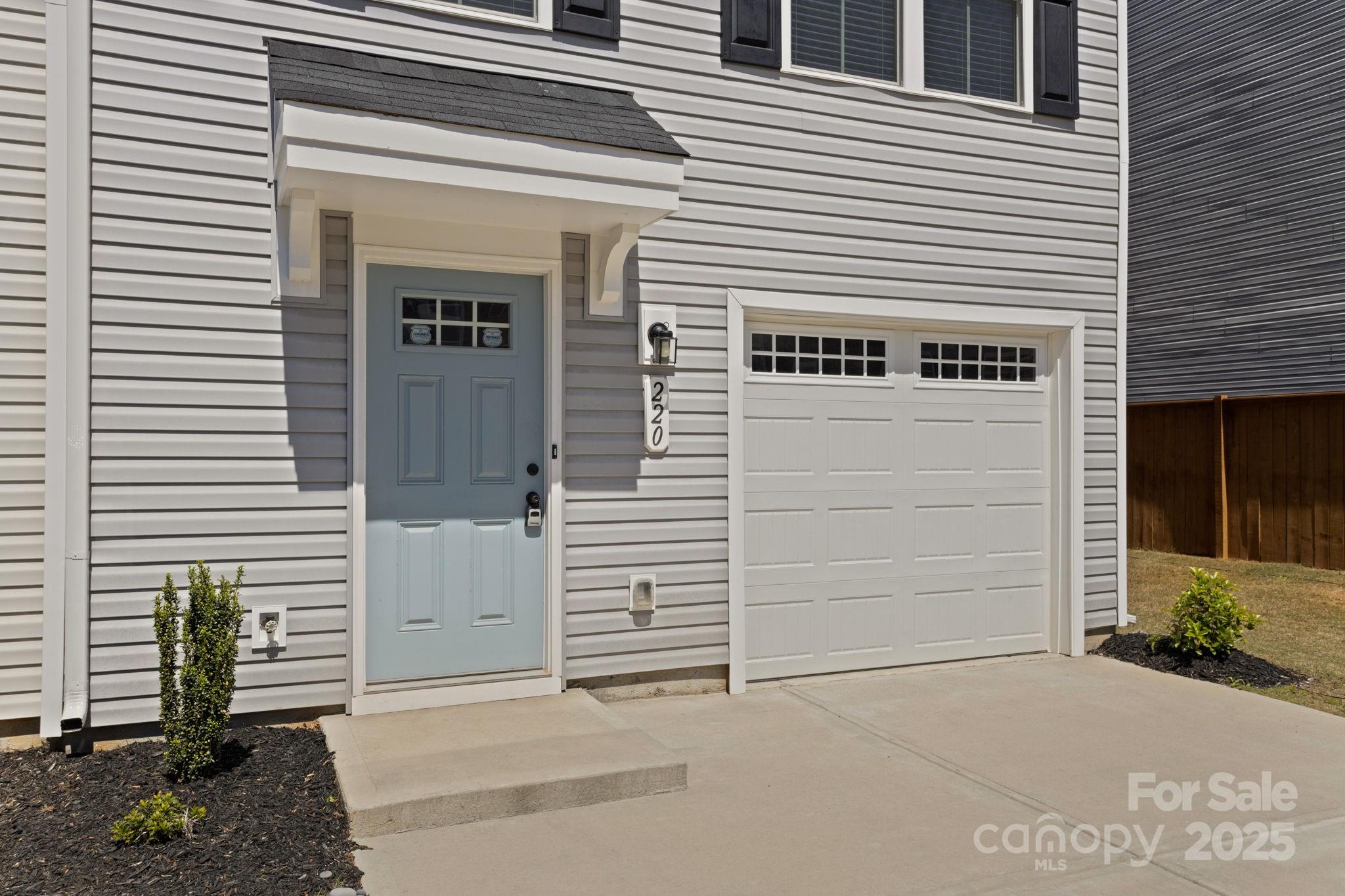 AUGUST BROOK - Residential