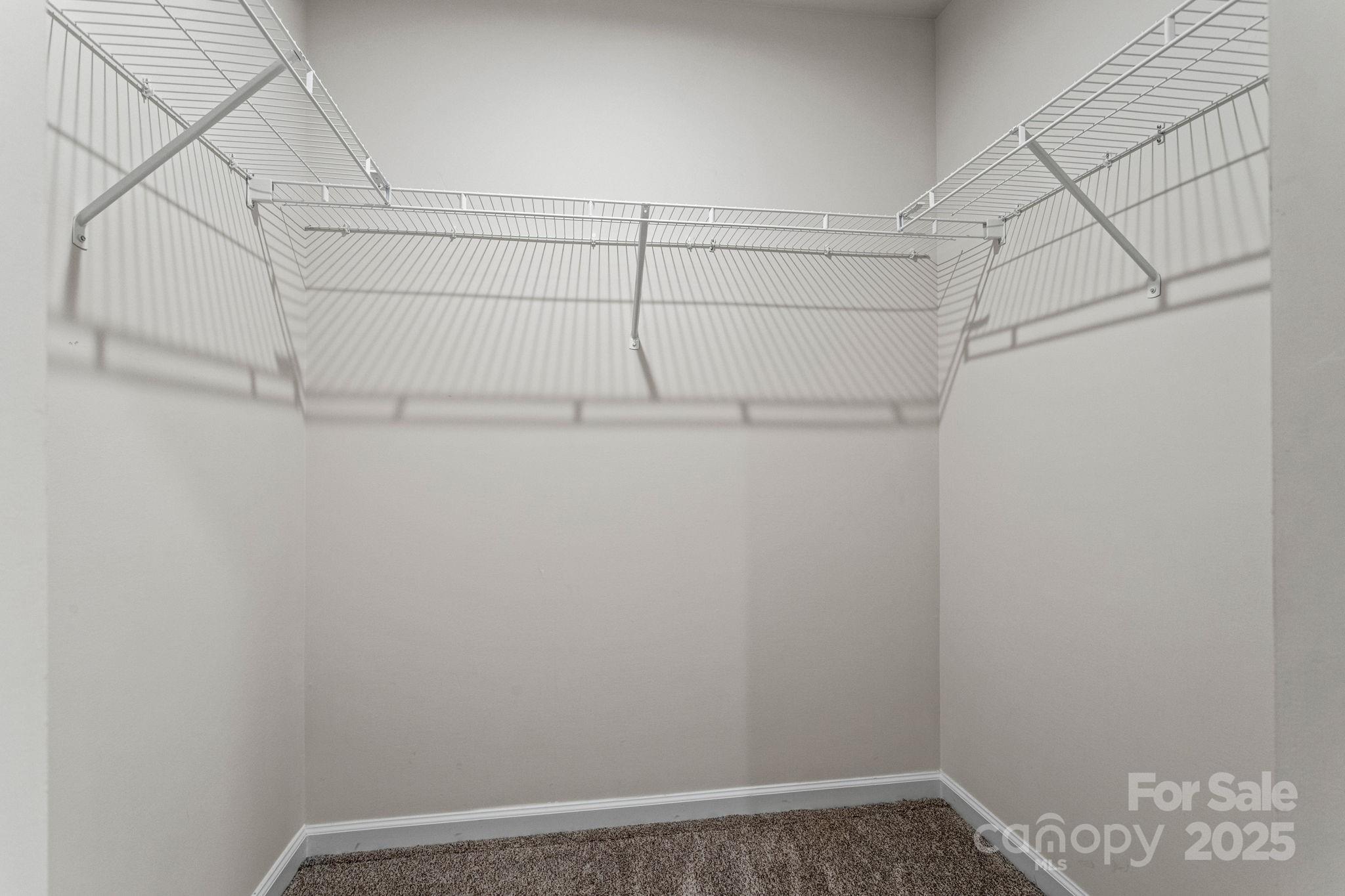 AUGUST BROOK - Residential