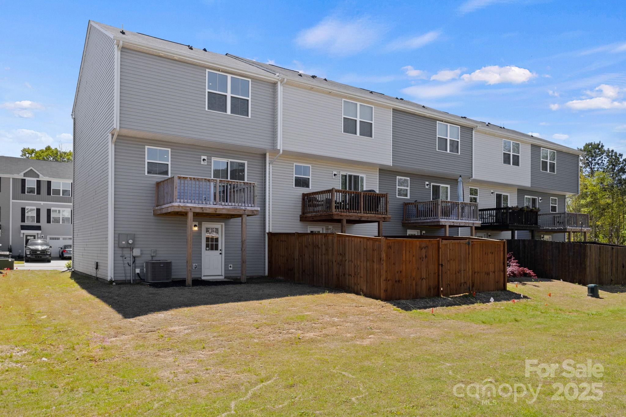 AUGUST BROOK - Residential