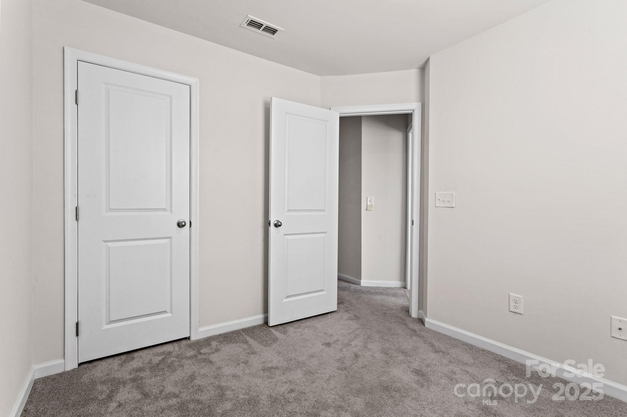 AUGUST BROOK - Residential