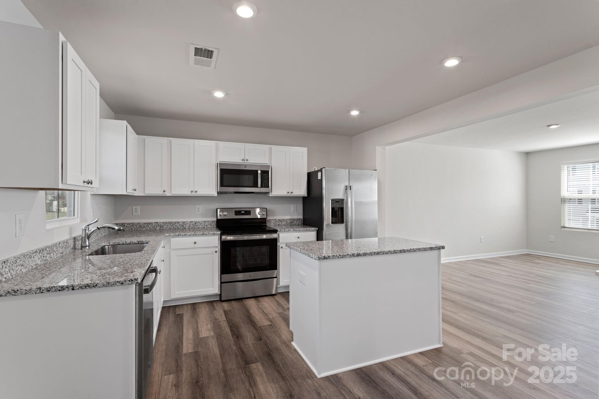 AUGUST BROOK - Residential